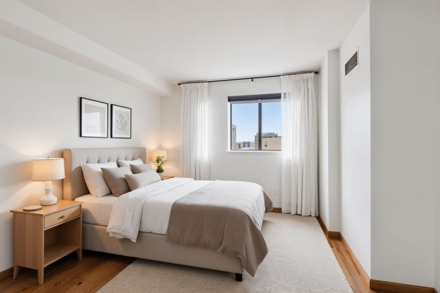 78 10th Street E 806, Saint Paul, MN 55101