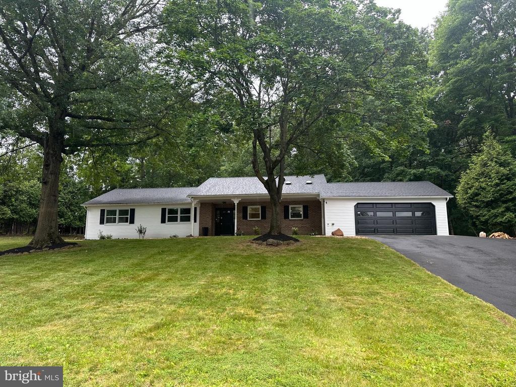 1332 CINNAMON DR, Fort Washington, PA 19034
