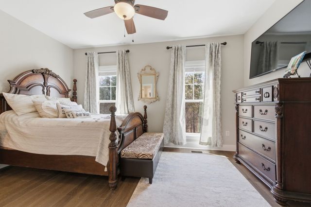 27 Sycamore Rdg, W, Burns, TN 37029