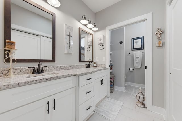 27 Sycamore Rdg, W, Burns, TN 37029