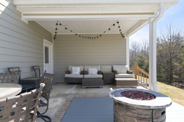 27 Sycamore Rdg, W, Burns, TN 37029