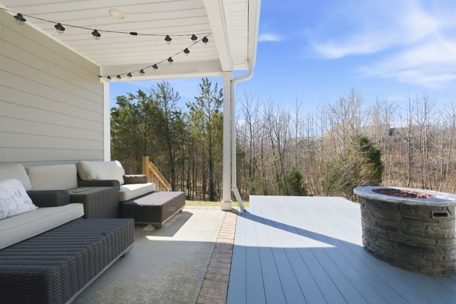 27 Sycamore Rdg, W, Burns, TN 37029