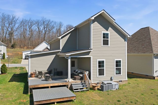 27 Sycamore Rdg, W, Burns, TN 37029