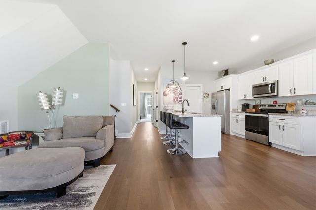 27 Sycamore Rdg, W, Burns, TN 37029