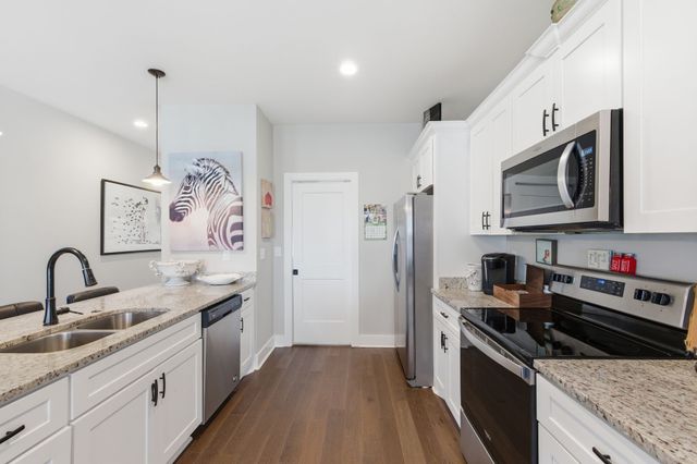 27 Sycamore Rdg, W, Burns, TN 37029