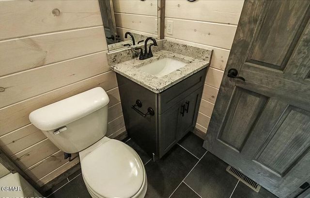 450 Winfield Heights Road, Gatlinburg, TN 37738