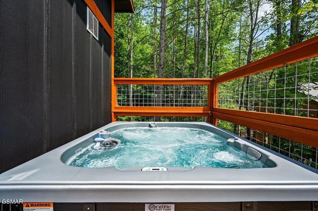 450 Winfield Heights Road, Gatlinburg, TN 37738