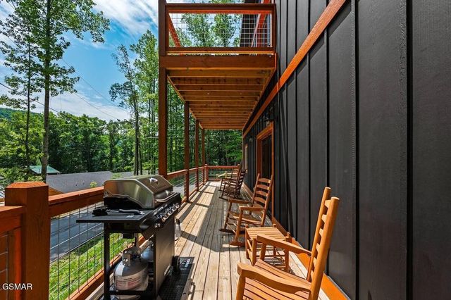 450 Winfield Heights Road, Gatlinburg, TN 37738