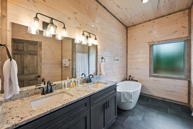 450 Winfield Heights Road, Gatlinburg, TN 37738
