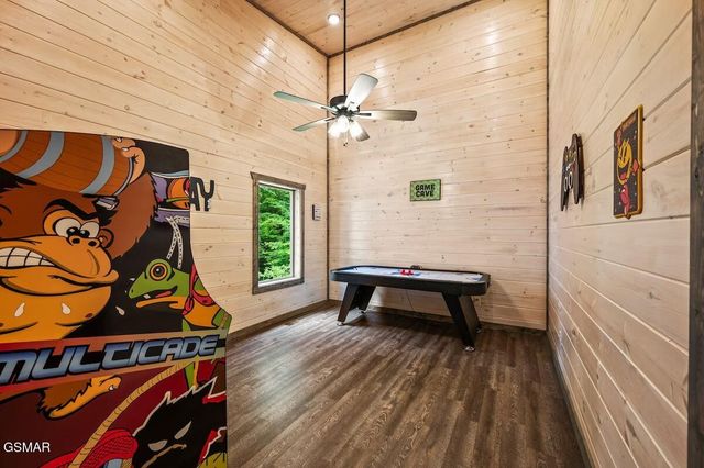 450 Winfield Heights Road, Gatlinburg, TN 37738
