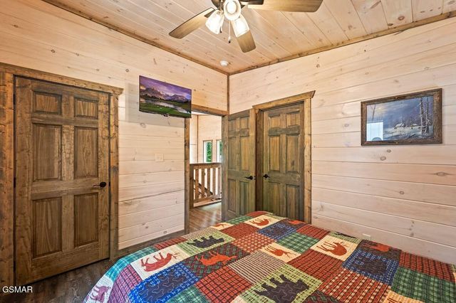 450 Winfield Heights Road, Gatlinburg, TN 37738