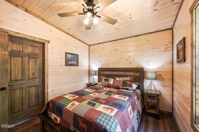 450 Winfield Heights Road, Gatlinburg, TN 37738