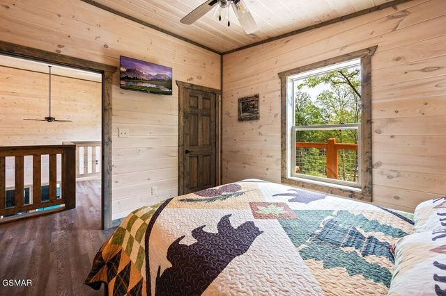 450 Winfield Heights Road, Gatlinburg, TN 37738