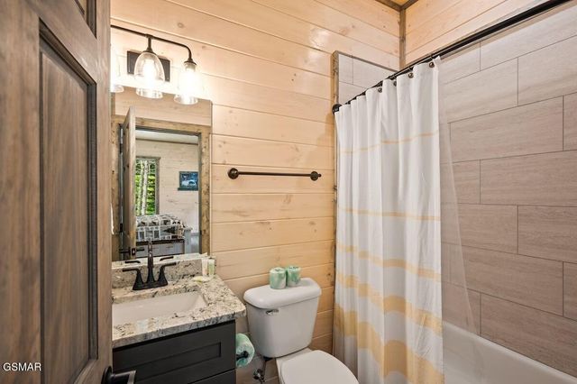 450 Winfield Heights Road, Gatlinburg, TN 37738
