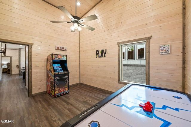 450 Winfield Heights Road, Gatlinburg, TN 37738