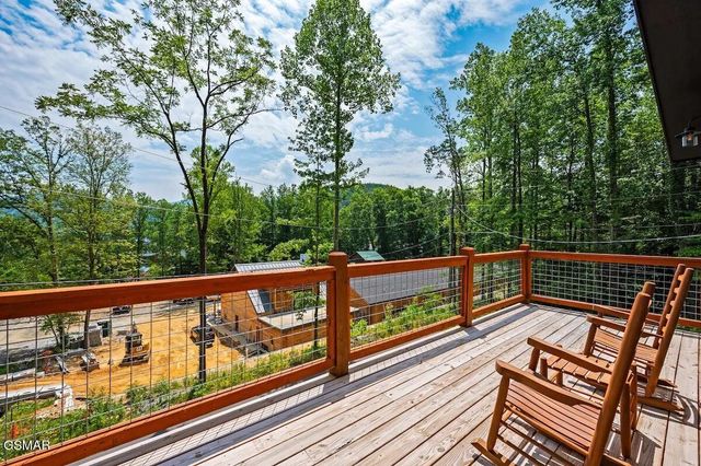 450 Winfield Heights Road, Gatlinburg, TN 37738