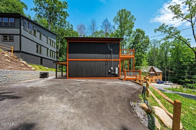 450 Winfield Heights Road, Gatlinburg, TN 37738
