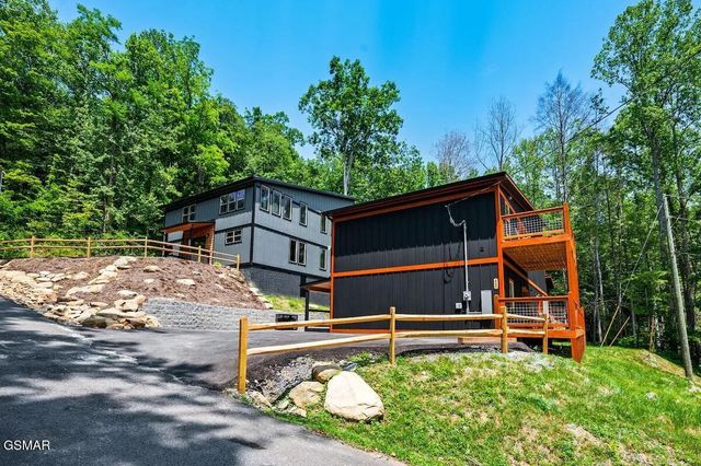 450 Winfield Heights Road, Gatlinburg, TN 37738