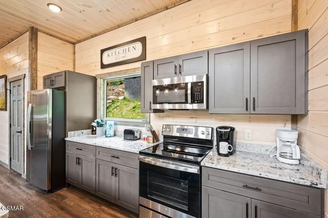 450 Winfield Heights Road, Gatlinburg, TN 37738