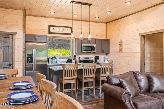 450 Winfield Heights Road, Gatlinburg, TN 37738