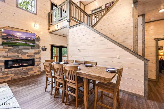 450 Winfield Heights Road, Gatlinburg, TN 37738