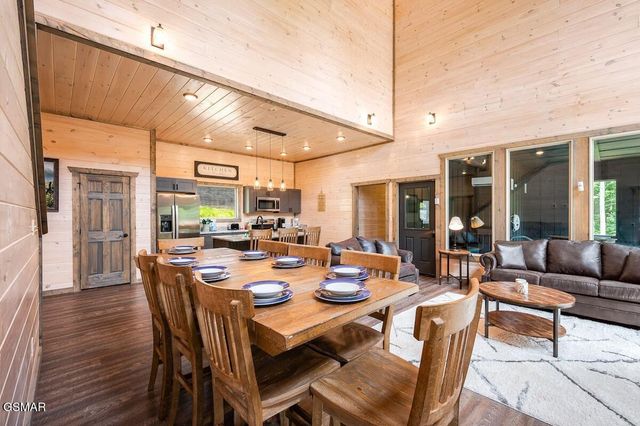 450 Winfield Heights Road, Gatlinburg, TN 37738
