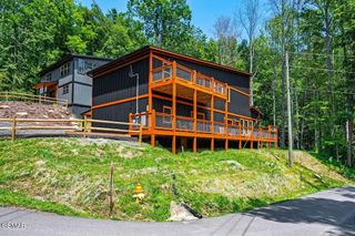 450 Winfield Heights Road, Gatlinburg, TN 37738