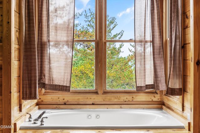 2818 Seth Road, Pigeon Forge, TN 37863