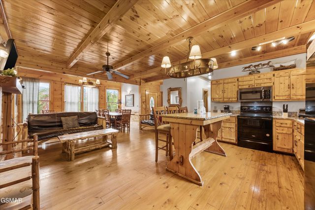 2818 Seth Road, Pigeon Forge, TN 37863