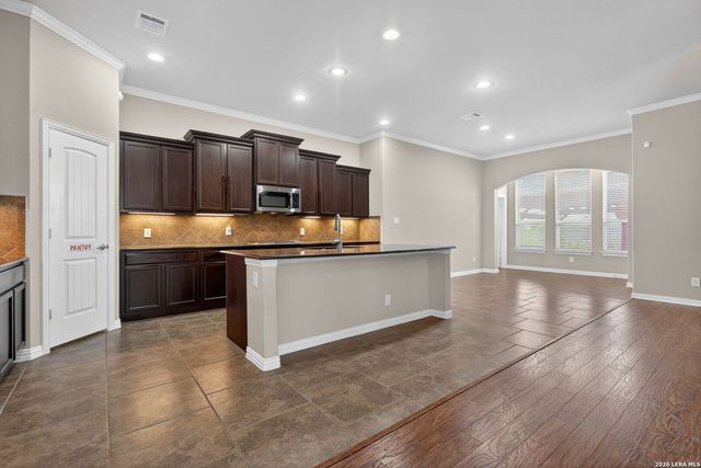 805 Raceland Rd., San Antonio, TX 78245