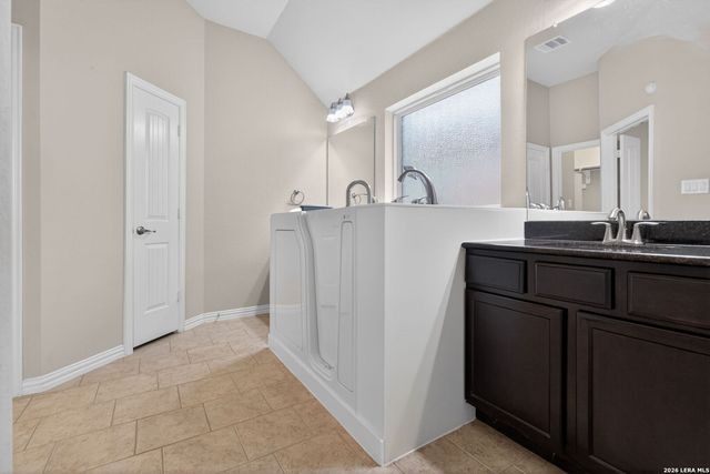 805 Raceland Rd., San Antonio, TX 78245