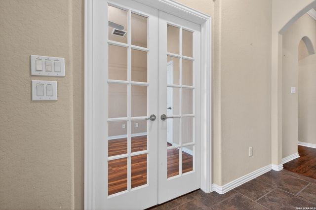 805 Raceland Rd., San Antonio, TX 78245
