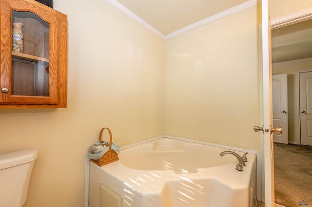 27881 CASCADE RD, Hot Springs, SD 57747