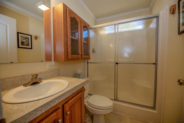 27881 CASCADE RD, Hot Springs, SD 57747