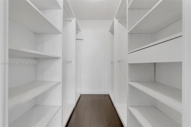 3050 NE 48th St 208, Fort Lauderdale, FL 33308