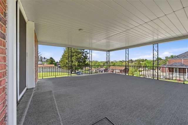 1026 McCoy Rd, Kennedy Twp, PA 15136