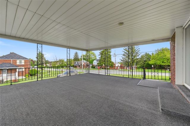 1026 McCoy Rd, Kennedy Twp, PA 15136