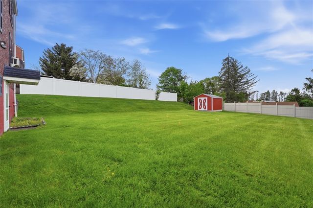 1026 McCoy Rd, Kennedy Twp, PA 15136
