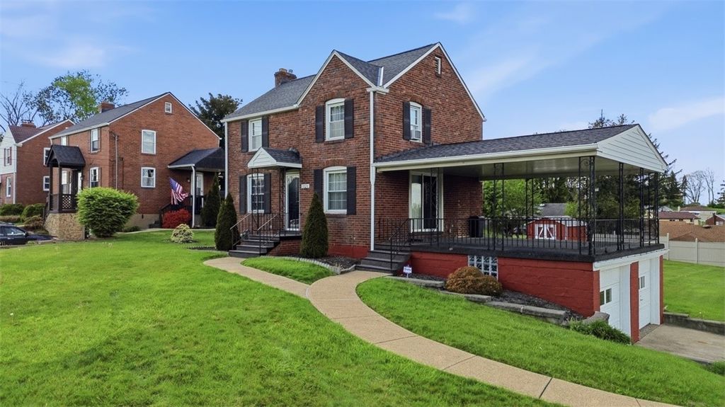 1026 McCoy Rd, Kennedy Twp, PA 15136