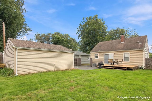 1124 Fulton Avenue, Winthrop Harbor, IL 60096