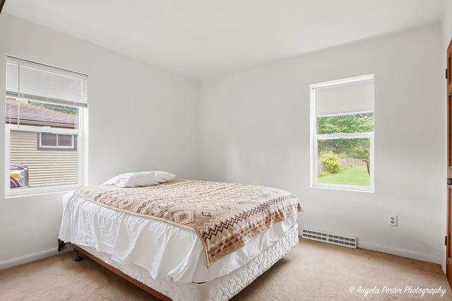1124 Fulton Avenue, Winthrop Harbor, IL 60096