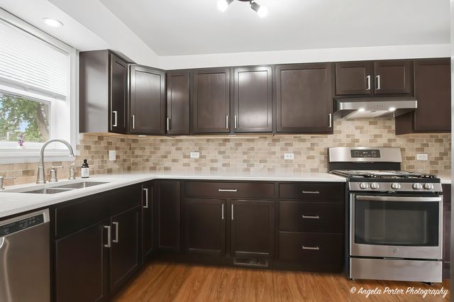 1124 Fulton Avenue, Winthrop Harbor, IL 60096