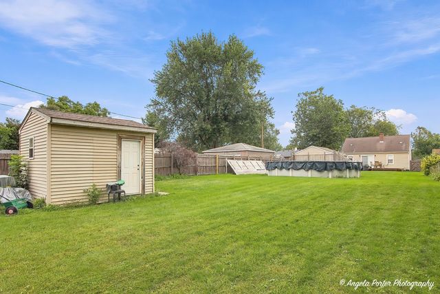1124 Fulton Avenue, Winthrop Harbor, IL 60096