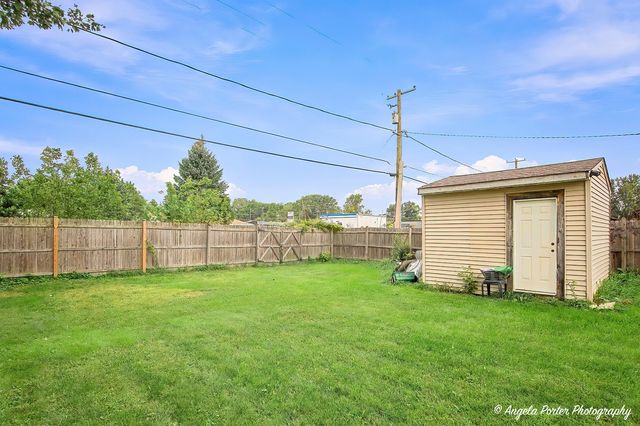 1124 Fulton Avenue, Winthrop Harbor, IL 60096