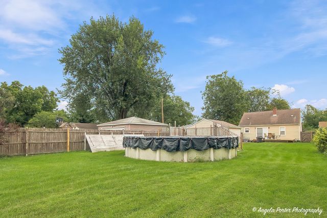 1124 Fulton Avenue, Winthrop Harbor, IL 60096