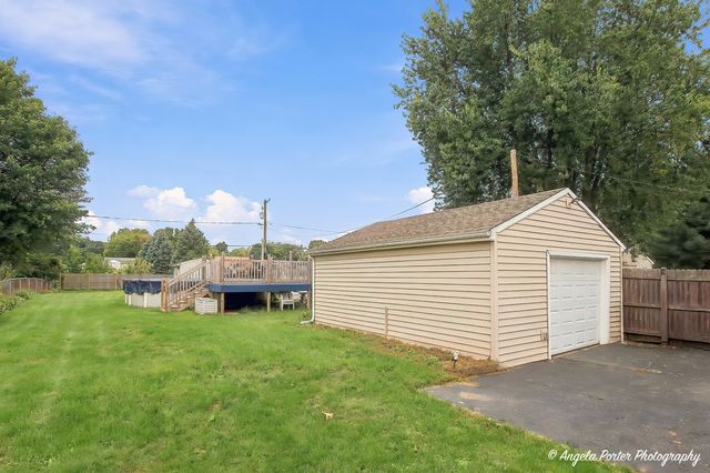 1124 Fulton Avenue, Winthrop Harbor, IL 60096