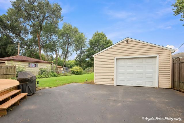 1124 Fulton Avenue, Winthrop Harbor, IL 60096
