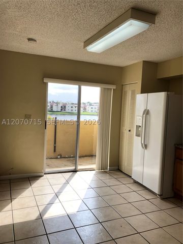 14902 SW 82nd Ln 13-206, Miami, FL 33193