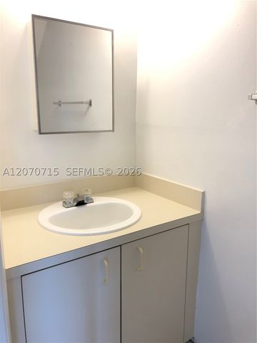 14902 SW 82nd Ln 13-206, Miami, FL 33193