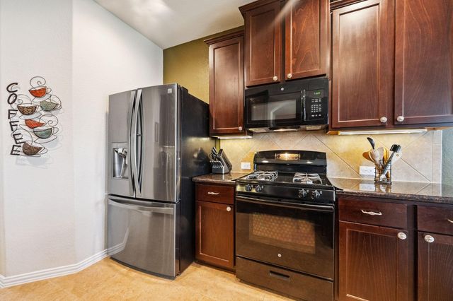 7910 Brooks Crossing Drive, Baytown, TX 77521